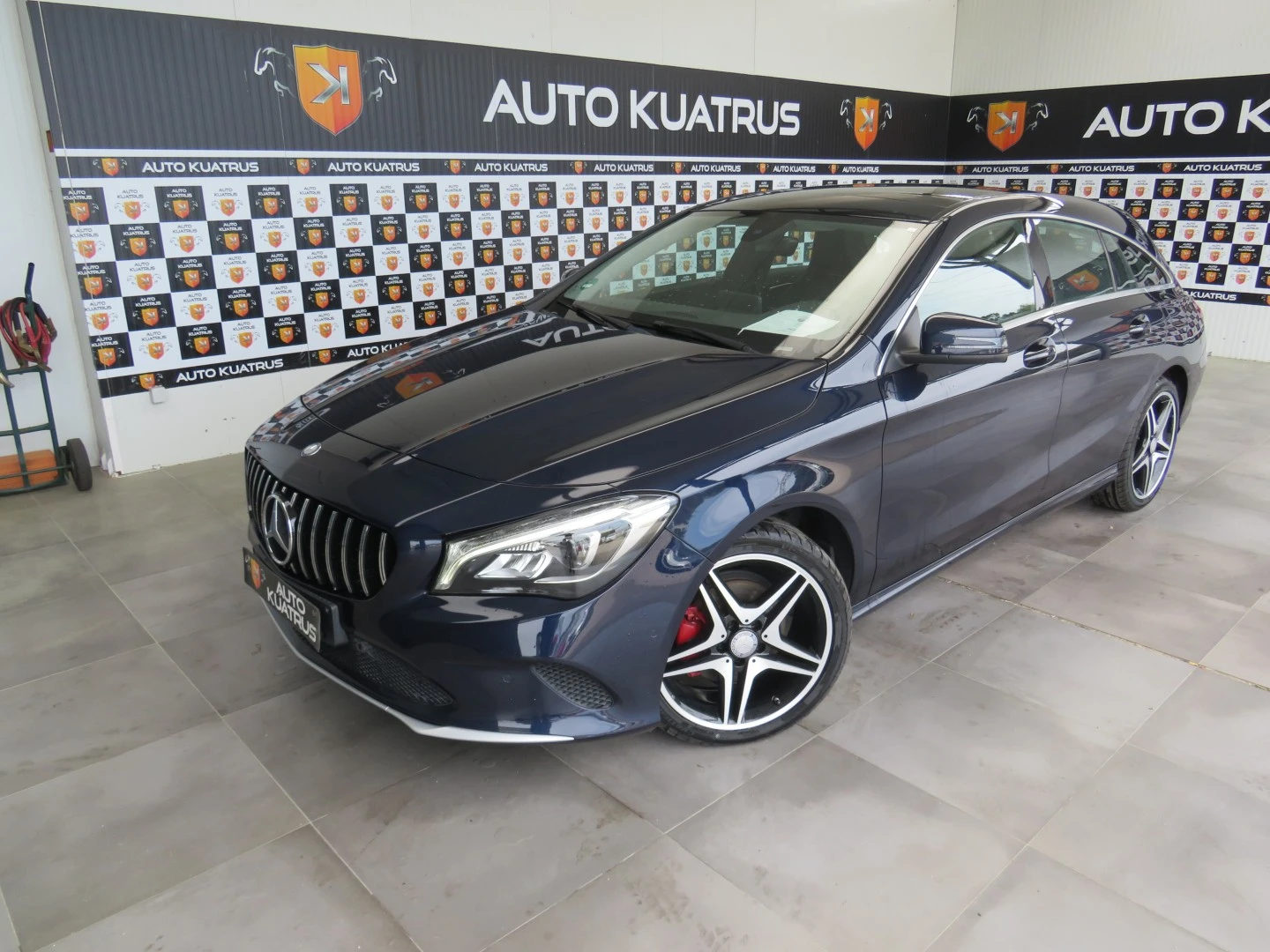 Mercedes-Benz CLA 200 d Shooting Brake PANORAMIC